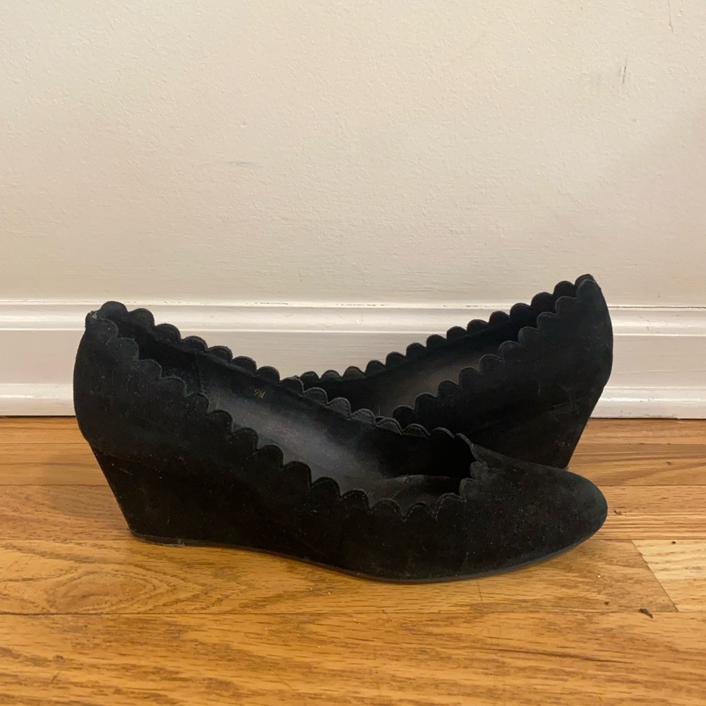 Vaneli Black Scalloped Wedges